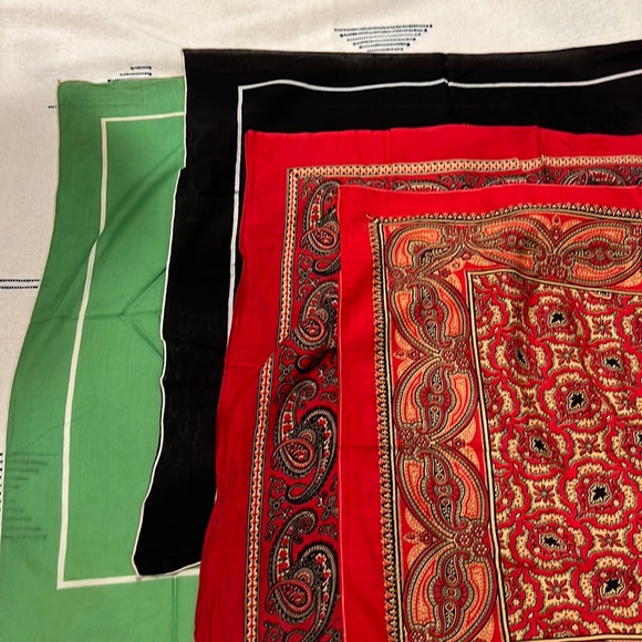 5 vintage bandannas / scarves - Picture 2 of 9